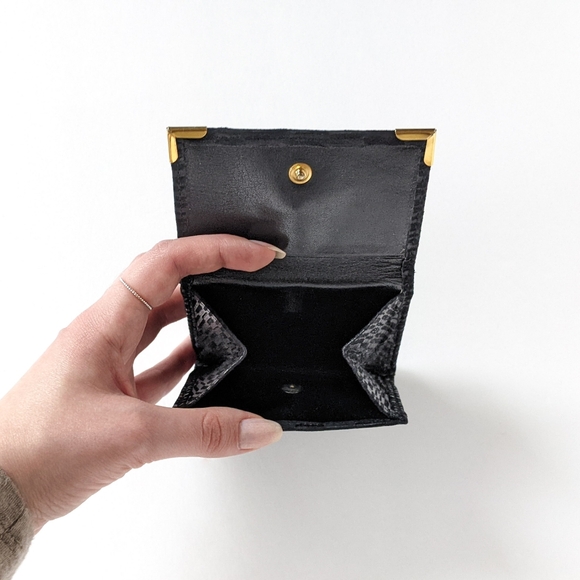 Vintage Black Leather Wallet - Picture 5 of 10